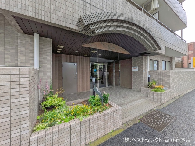 東京都中野区江古田４丁目のマンション『ドムール江古田』外観写真 2026年4月30日撮影