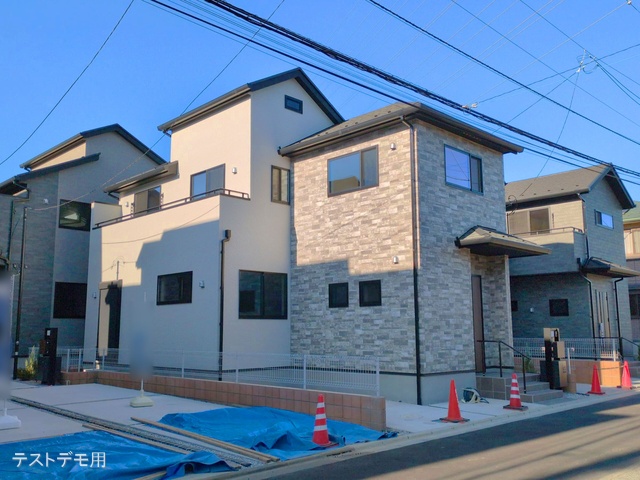 埼玉県さいたま市緑区大字中尾-新築戸建ての完成写真
