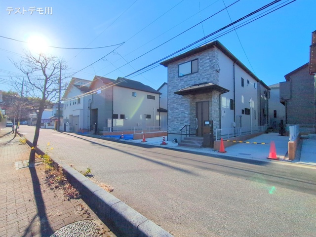 埼玉県さいたま市緑区大字中尾の新築戸建て完成写真 2024年12月12日撮影