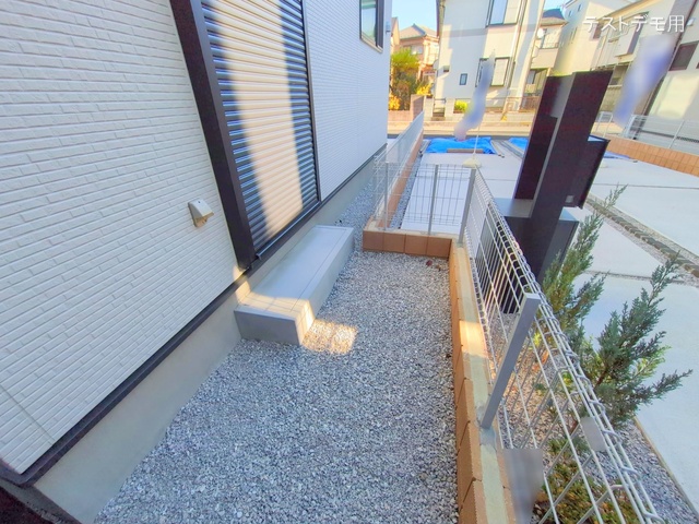 埼玉県さいたま市緑区大字中尾の新築戸建て完成写真 2024年12月12日撮影