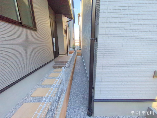 埼玉県さいたま市緑区大字中尾の新築戸建て完成写真 2024年12月12日撮影