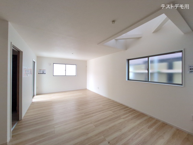 埼玉県さいたま市北区宮原町４丁目の新築戸建てリビング写真 2025年5月23日撮影