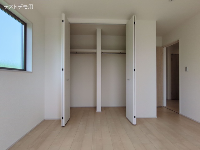 埼玉県さいたま市西区大字中野林の新築戸建て収納(ウォークインクローゼット)写真 2025年4月24日撮影