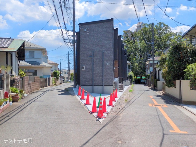 埼玉県さいたま市浦和区大東１丁目の新築戸建て完成写真 2025年8月14日撮影