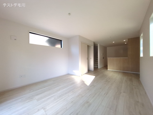 さいたま市見沼区大字蓮沼(戸建)01 リビング
