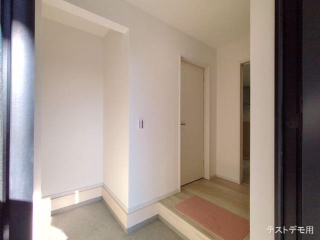 さいたま市見沼区大字蓮沼(戸建)01 玄関