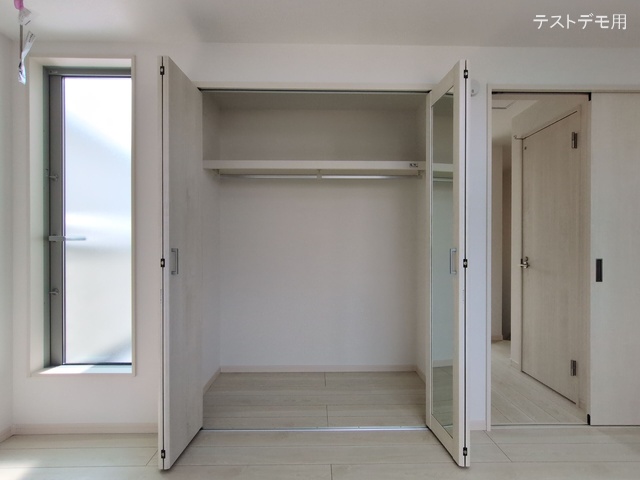 埼玉県さいたま市中央区上落合６丁目の新築戸建て収納(ウォークインクローゼット)写真 2025年7月3日撮影