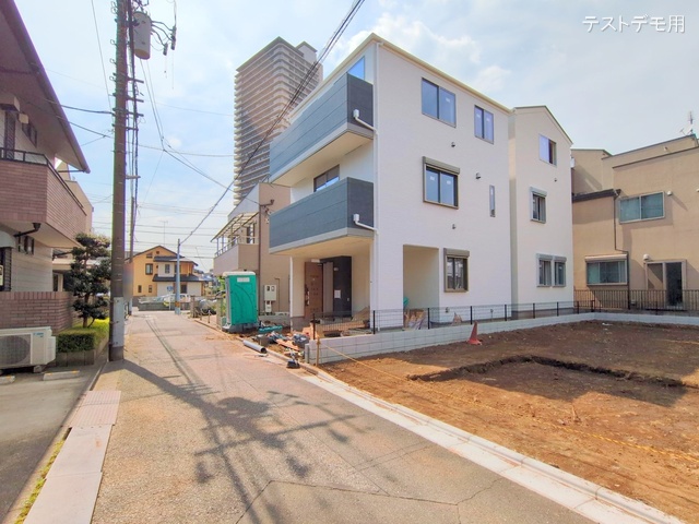 埼玉県さいたま市中央区上落合6丁目の新築戸建て外構写真 2025年5月14日撮影