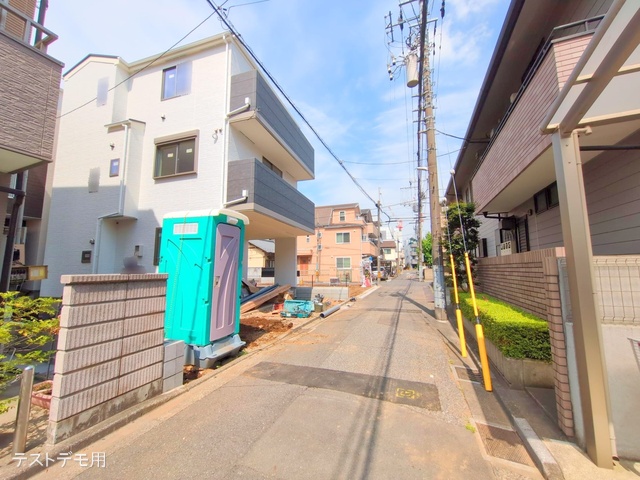 埼玉県さいたま市中央区上落合6丁目の新築戸建て外構写真 2025年5月14日撮影