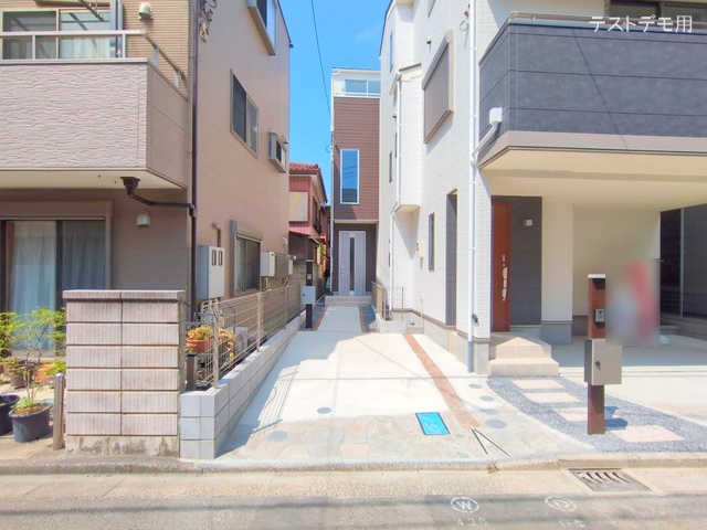 埼玉県さいたま市中央区上落合6丁目の新築戸建て完成写真 2025年8月27日撮影