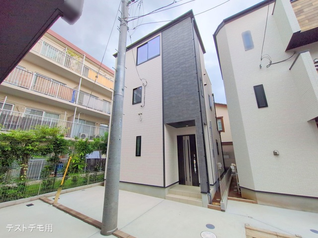 埼玉県さいたま市中央区新中里４丁目の新築戸建て完成写真 2025年10月5日撮影