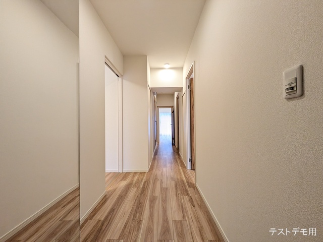 埼玉県さいたま市西区大字指扇のマンション『ライオンズマンション大宮指扇第2』玄関写真 2025年3月11日撮影