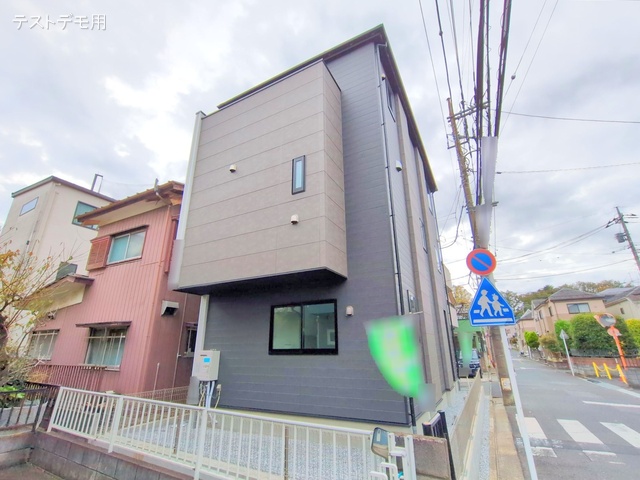 埼玉県さいたま市浦和区瀬ヶ崎５丁目の新築戸建て完成写真 2025年11月10日撮影