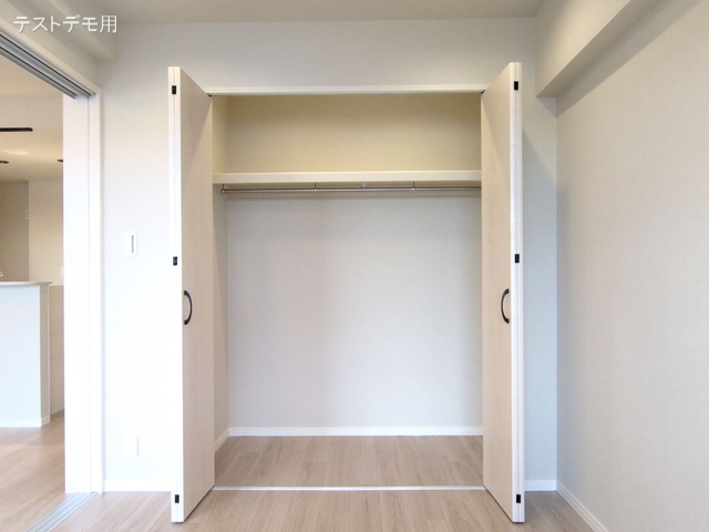埼玉県さいたま市北区日進町２丁目のマンション『シャルム大宮日進』収納(ウォークインクローゼット)写真 2025年7月15日撮影