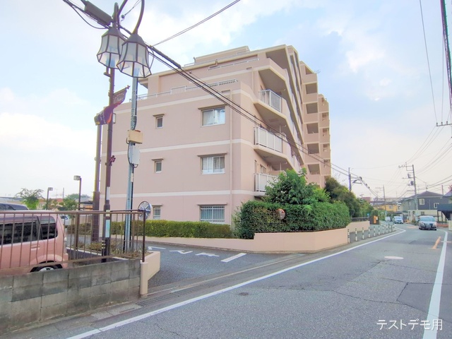 埼玉県さいたま市北区日進町２丁目のマンション『シャルム大宮日進』外観写真 2025年7月7日撮影