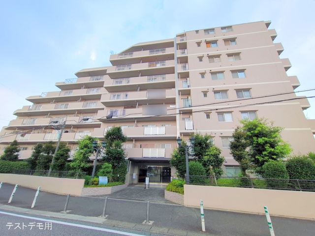 埼玉県さいたま市北区日進町２丁目のマンション『シャルム大宮日進』外観写真 2025年7月7日撮影