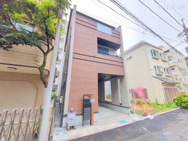 埼玉県さいたま市大宮区宮町5丁目の新築戸建て完成写真 2025年7月11日撮影