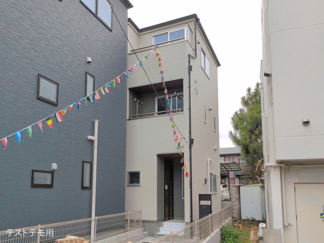 埼玉県さいたま市浦和区領家５丁目の新築戸建て完成写真 2026年4月22日撮影