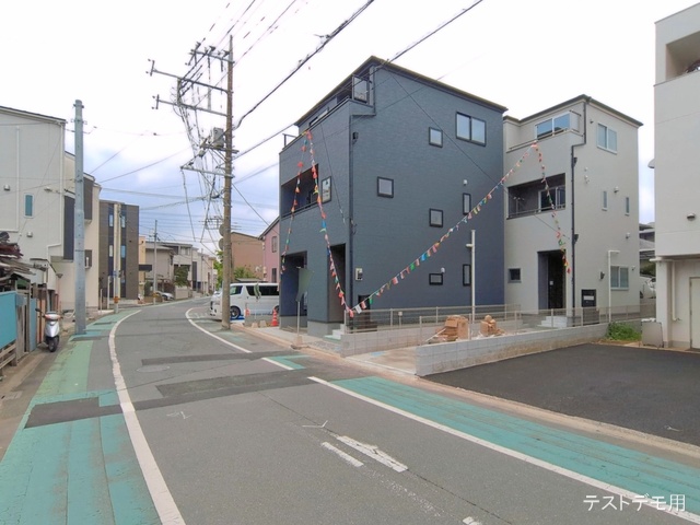 埼玉県さいたま市浦和区領家５丁目の新築戸建て完成写真 2026年4月22日撮影