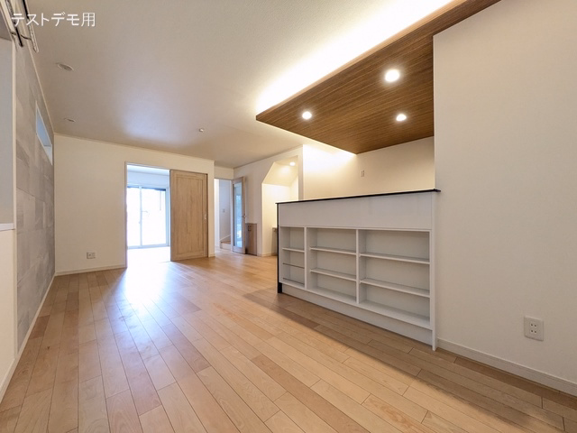 さいたま市浦和区大東2丁目(戸建)01 リビング