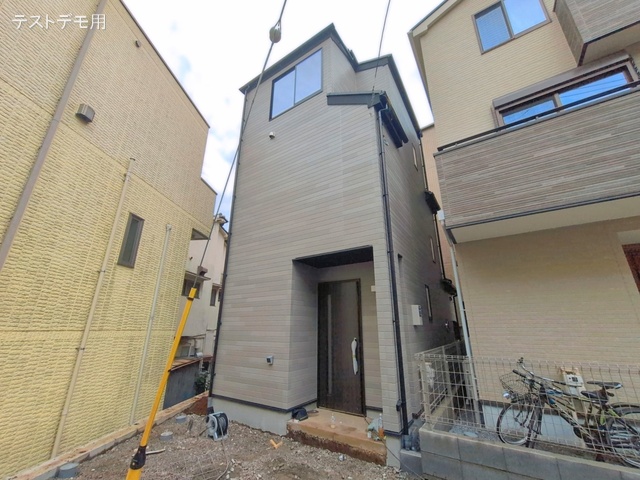 埼玉県さいたま市中央区大戸5丁目の新築戸建て外構写真 2026年6月8日撮影