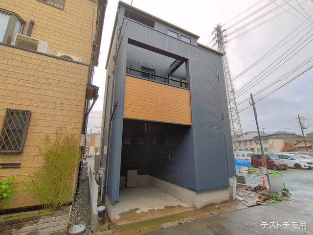 埼玉県さいたま市緑区原山1丁目の新築戸建て外構写真 2026年3月31日撮影