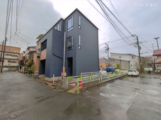 埼玉県さいたま市緑区原山1丁目の新築戸建て外構写真 2026年3月31日撮影