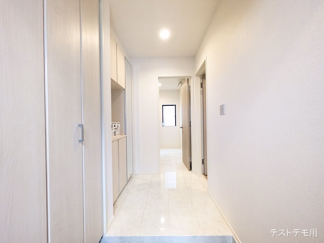 さいたま市見沼区大字東新井(戸建)02 玄関
