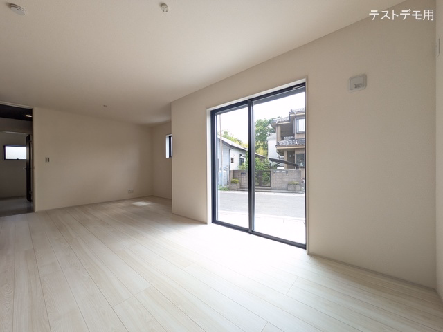 さいたま市西区大字土屋(戸建)01 リビング