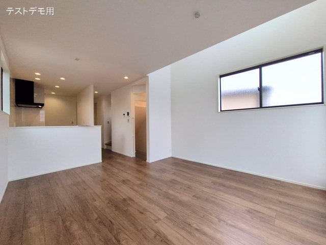 さいたま市桜区田島4丁目（戸建）04 リビング