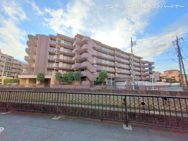 埼玉県戸田市新曽南１丁目のマンション『メイツ戸田公園』外観写真 2025年12月18日撮影