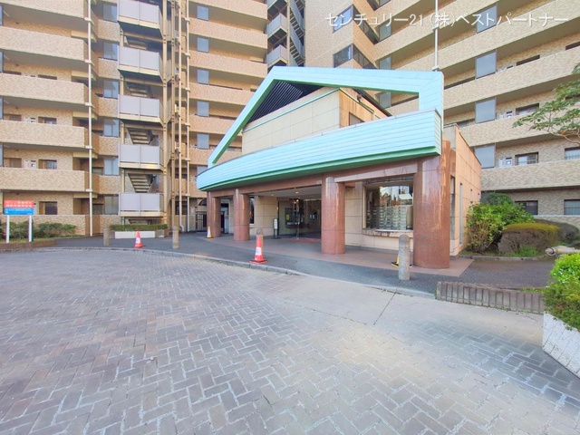 埼玉県戸田市喜沢南１丁目のマンション『ローヤルシティ川口西』外観写真 2025年4月8日撮影