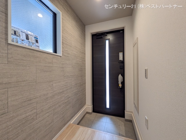蕨市中央7丁目(戸建)01 玄関
