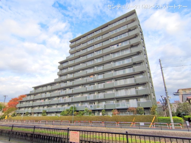 埼玉県戸田市南町のマンション『ハイラーク戸田公園』外観写真 2025年11月17日撮影