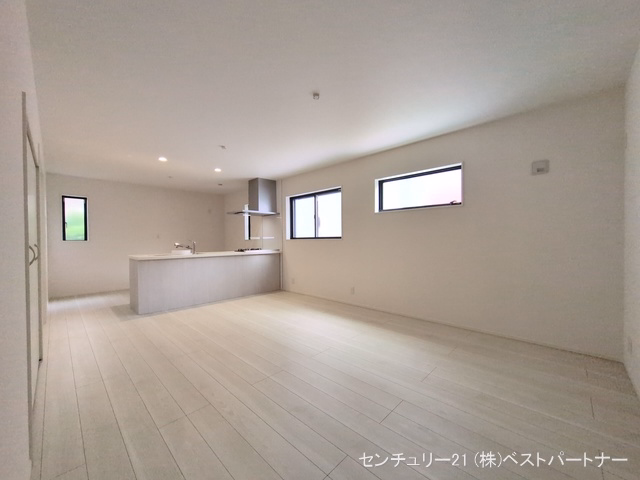蕨市中央6丁目(戸建)01 リビング