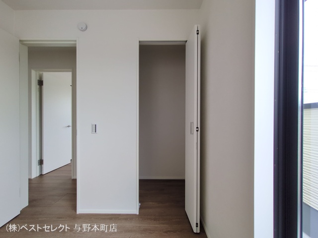 埼玉県さいたま市桜区栄和３丁目の新築戸建て収納(ウォークインクローゼット)写真 2025年6月22日撮影