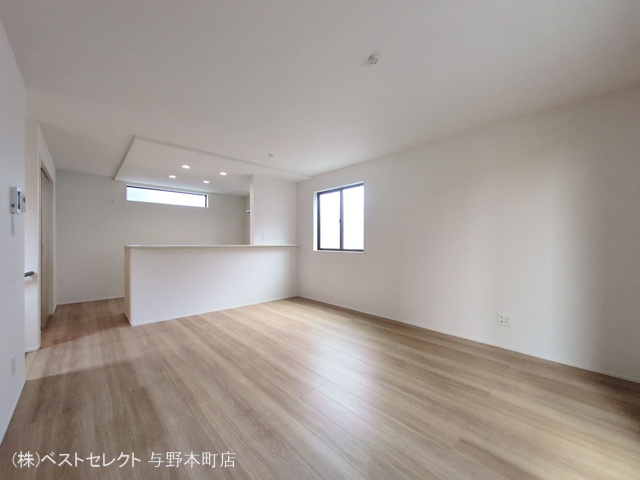 埼玉県さいたま市桜区西堀7丁目の新築戸建てリビング写真 2025年8月6日撮影