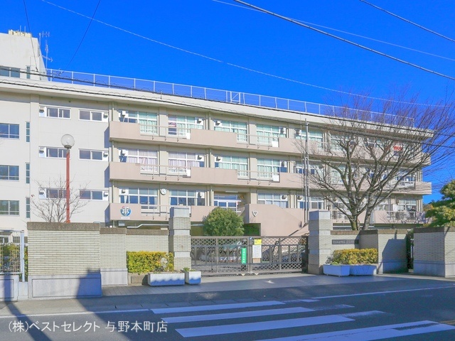さいたま市立土合中学校 距離640m