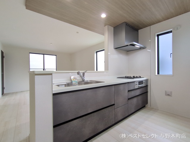 埼玉県さいたま市桜区西堀7丁目の新築戸建てキッチン写真 2025年8月6日撮影