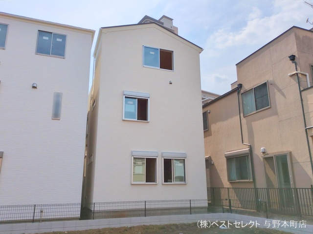 埼玉県さいたま市中央区上落合6丁目の新築戸建て外構写真 2025年5月13日撮影