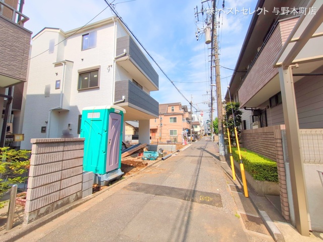 埼玉県さいたま市中央区上落合6丁目の新築戸建て外構写真 2025年5月13日撮影