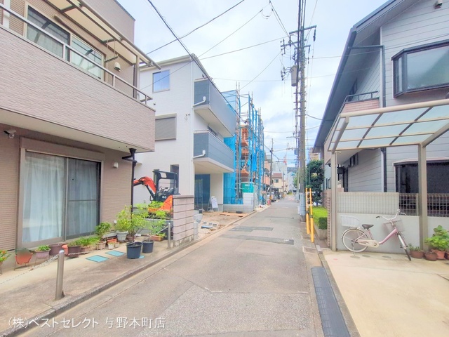 埼玉県さいたま市中央区上落合6丁目の新築戸建て外構写真 2025年6月25日撮影
