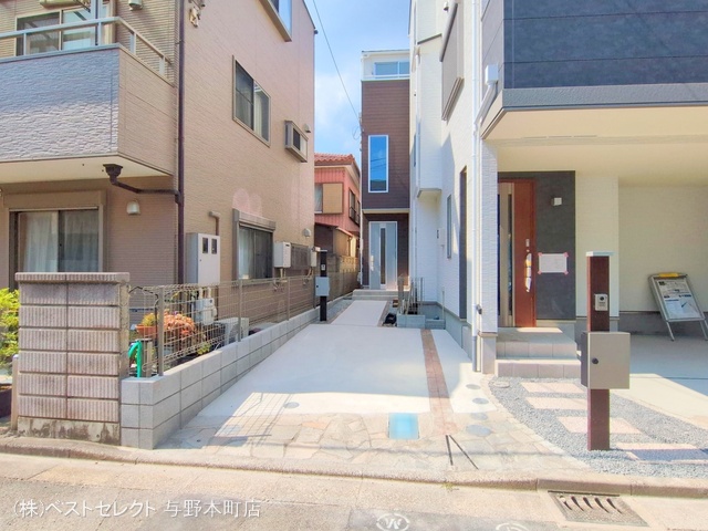埼玉県さいたま市中央区上落合6丁目の新築戸建て完成写真 2025年7月22日撮影