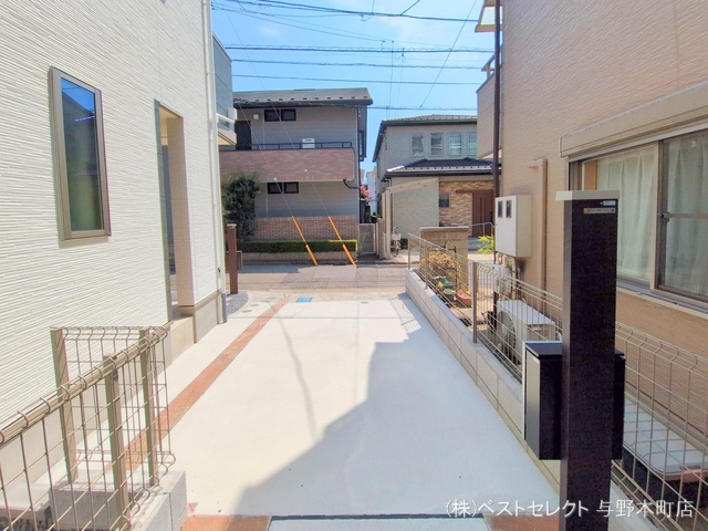 埼玉県さいたま市中央区上落合6丁目の新築戸建て完成写真 2025年8月26日撮影