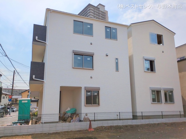 埼玉県さいたま市中央区上落合6丁目の新築戸建て外構写真 2025年5月13日撮影