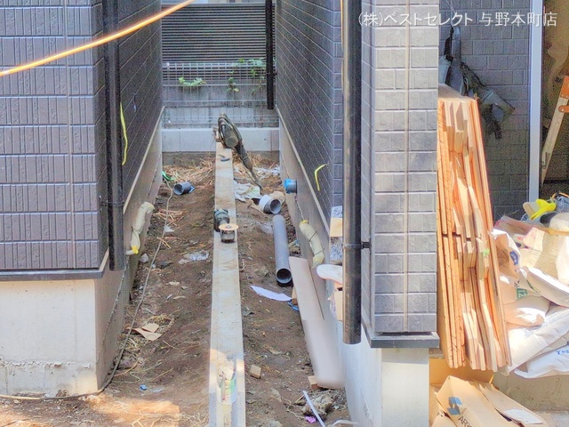 埼玉県さいたま市中央区新中里4丁目の新築戸建て外構写真 2025年8月31日撮影
