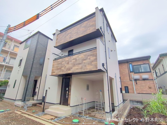 埼玉県さいたま市中央区新中里4丁目の新築戸建て外構写真 2025年9月18日撮影