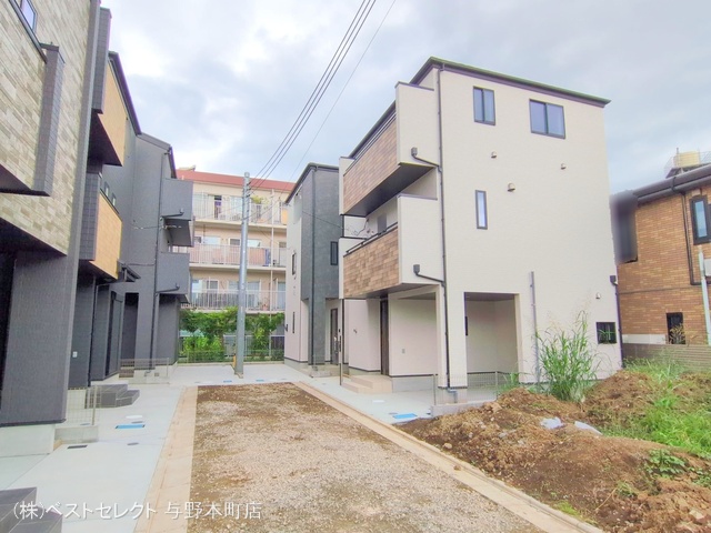 埼玉県さいたま市中央区新中里4丁目の新築戸建て完成写真 2025年10月5日撮影