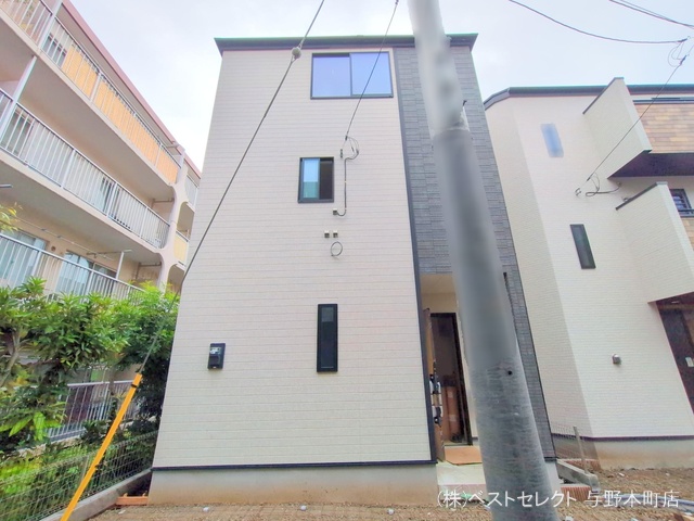 埼玉県さいたま市中央区新中里4丁目の新築戸建て外構写真 2025年9月18日撮影