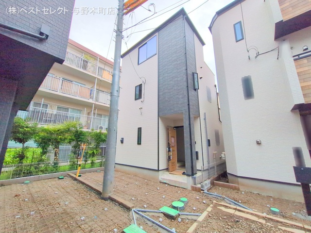 埼玉県さいたま市中央区新中里4丁目の新築戸建て外構写真 2025年9月18日撮影